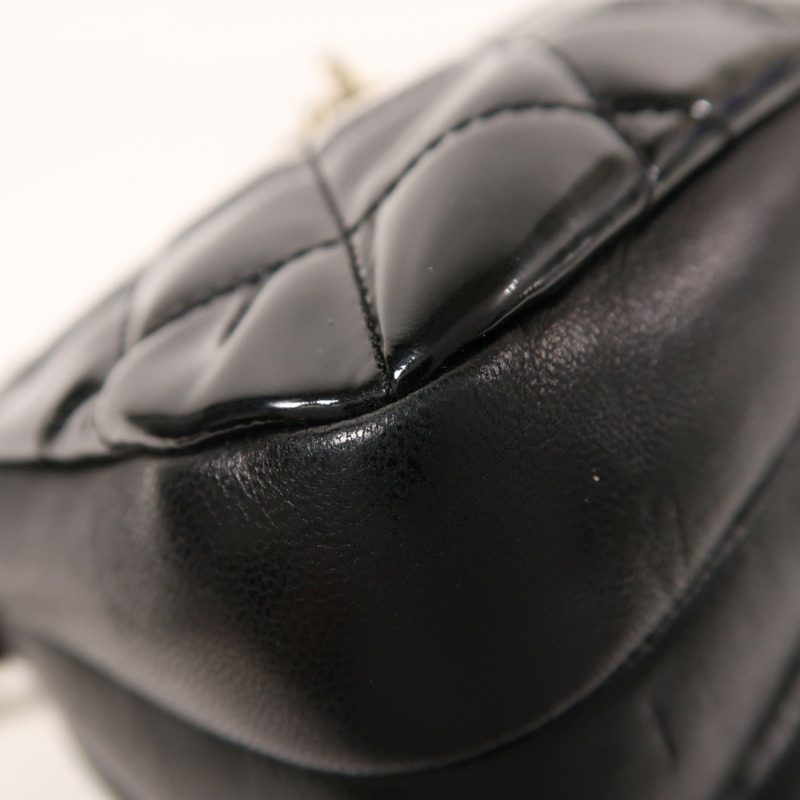 CHANEL 漆皮皮革Chain Shoulder金扣鏈帶肩背袋-13