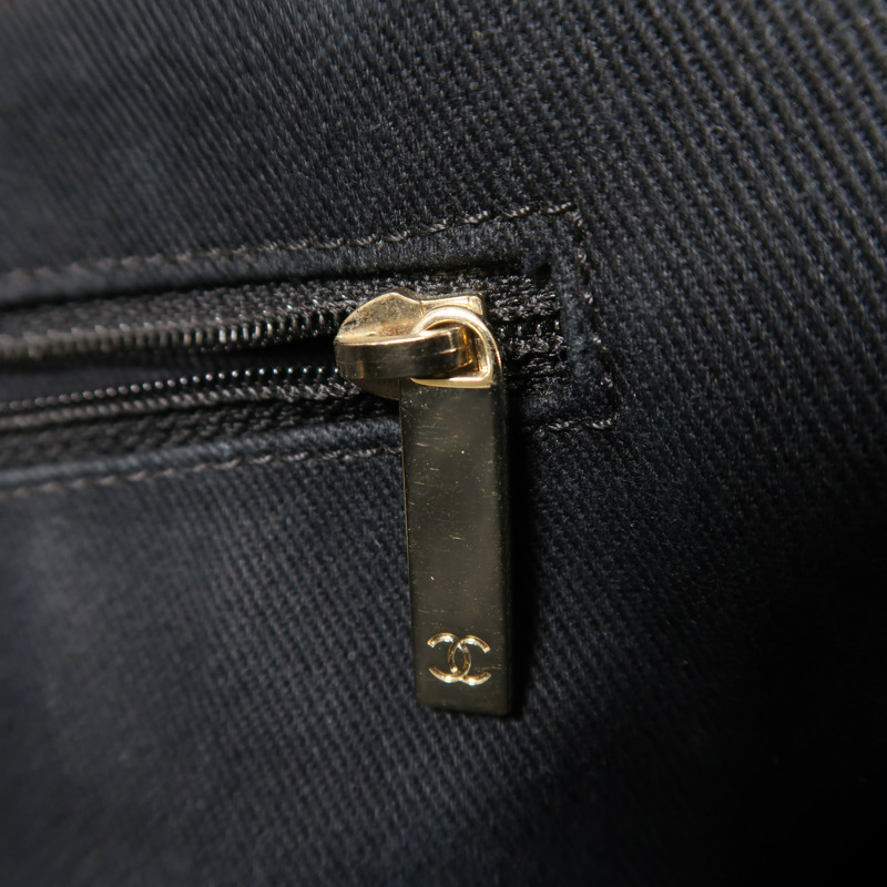 CHANEL 漆皮皮革Chain Shoulder金扣鏈帶肩背袋-16