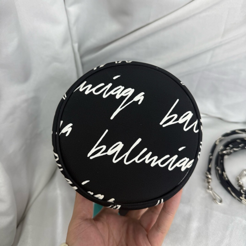Balenciaga 巴黎世家 滿Logo 小水桶-3