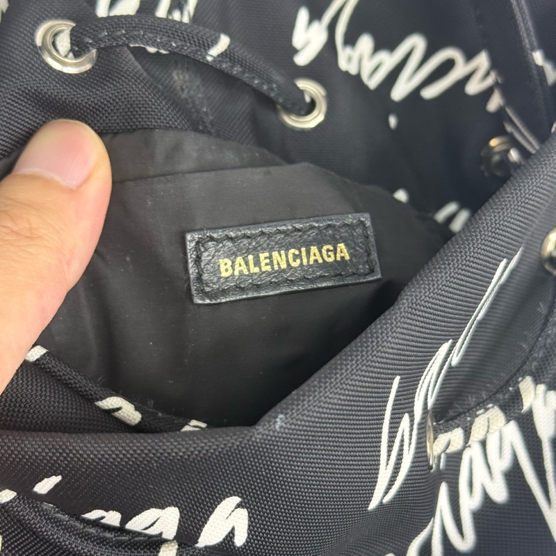 Balenciaga 巴黎世家 滿Logo 小水桶-8