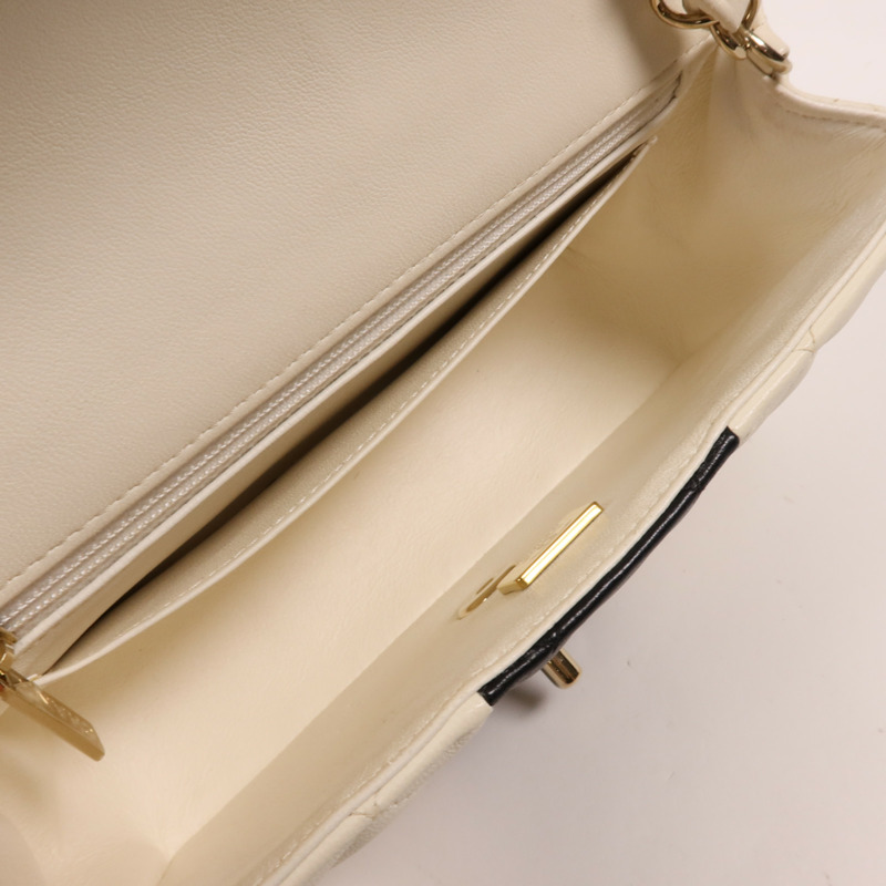 CHANEL 牛皮皮革Chain Shoulder金扣鏈帶肩背袋-4