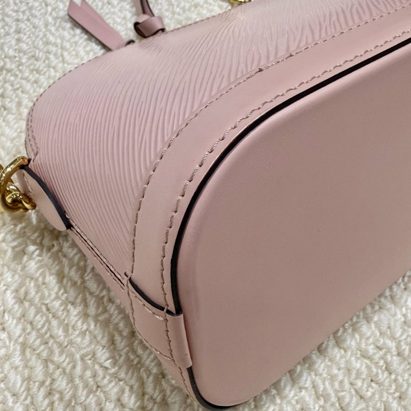 Louis Vuitton - 粉色EPI金釦ALMA BB斜背包-8