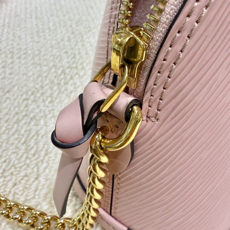Louis Vuitton - 粉色EPI金釦ALMA BB斜背包-13