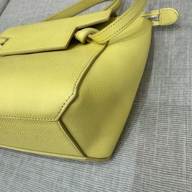 Celine nano belt鯰魚包 黃色-9