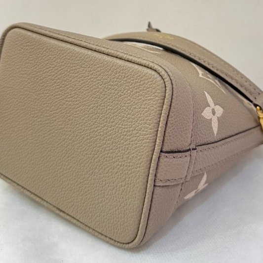 LV 斑鳩灰牛皮壓紋 NANO 水桶包-5