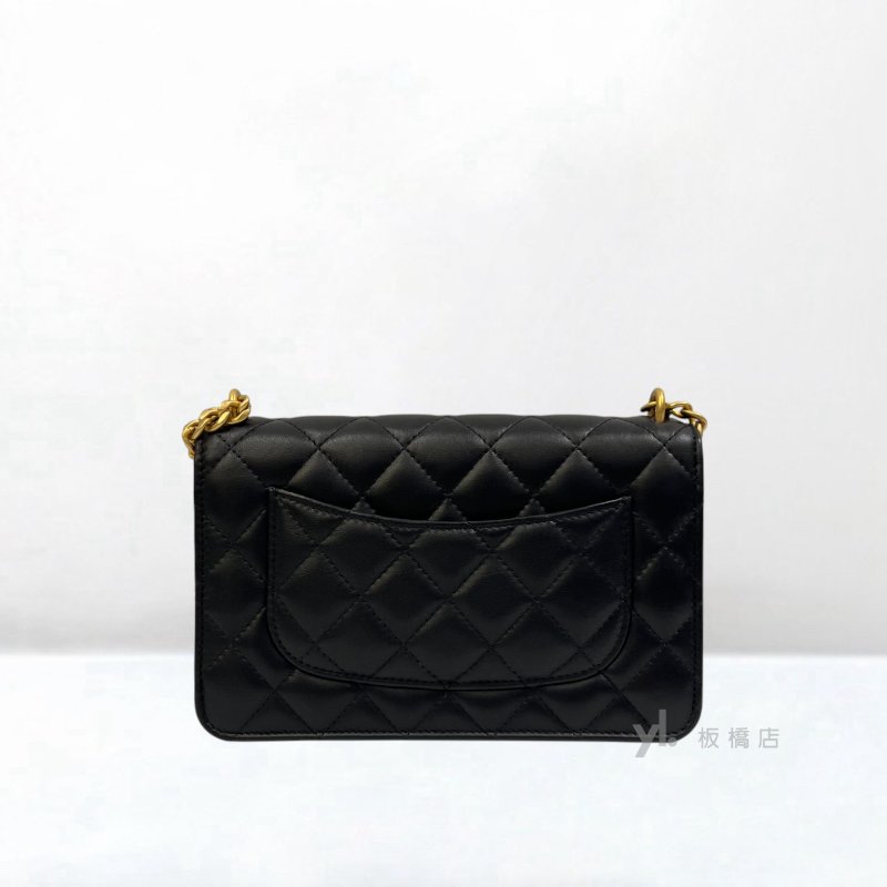 CHANEL黑羊皮金扣山茶花調節扣WOC AP3297-4