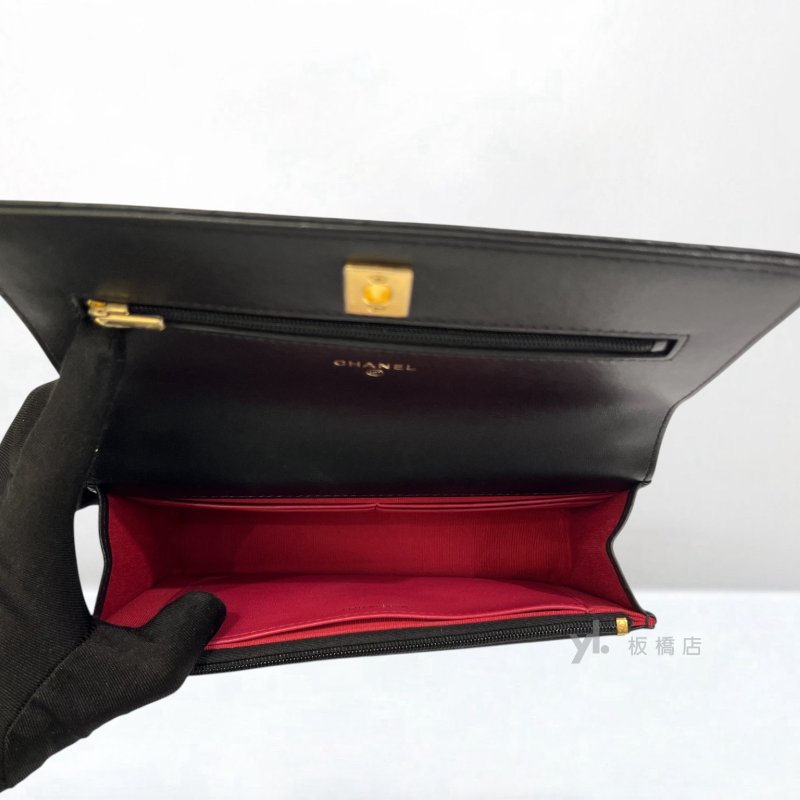 CHANEL黑羊皮金扣山茶花調節扣WOC AP3297-6