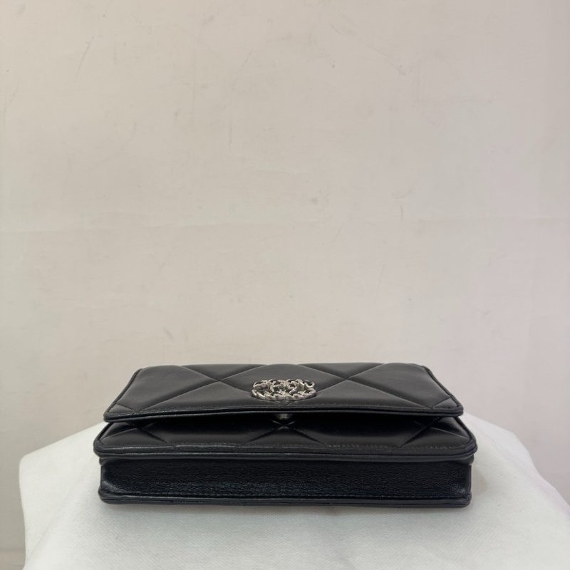 CHANEL 黑19 銀LOGO WOC-4