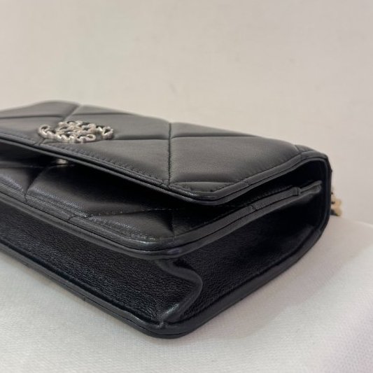 CHANEL 黑19 銀LOGO WOC-5