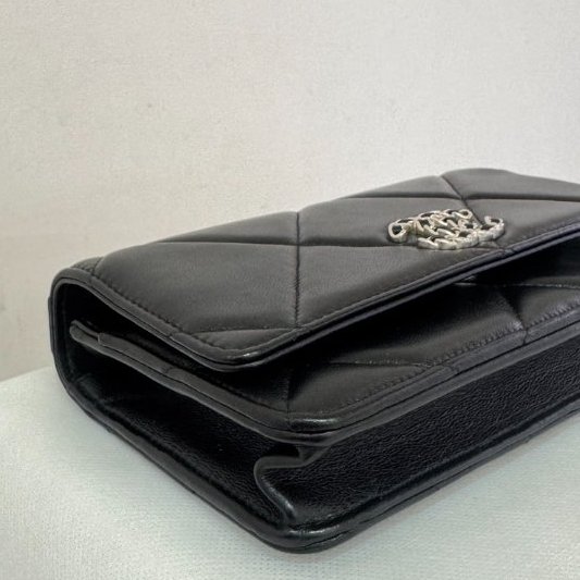 CHANEL 黑19 銀LOGO WOC-6
