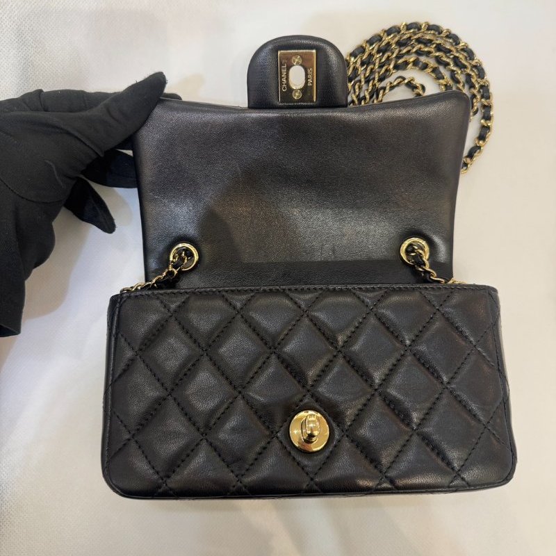 CHANEL黑羊皮金釦Mini COCO-7