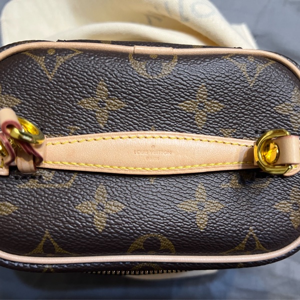 LV小手提化妝包-5