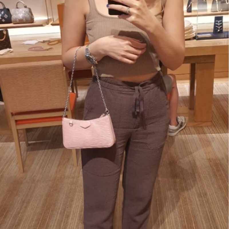 「JL 精品代購」97新 LV 粉色水波紋 麻將肩背包-2