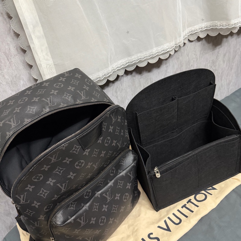 Lv黑花後背包(M43186)-1