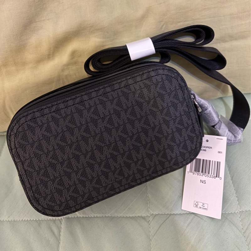 Michael Kors黑色相機包-1