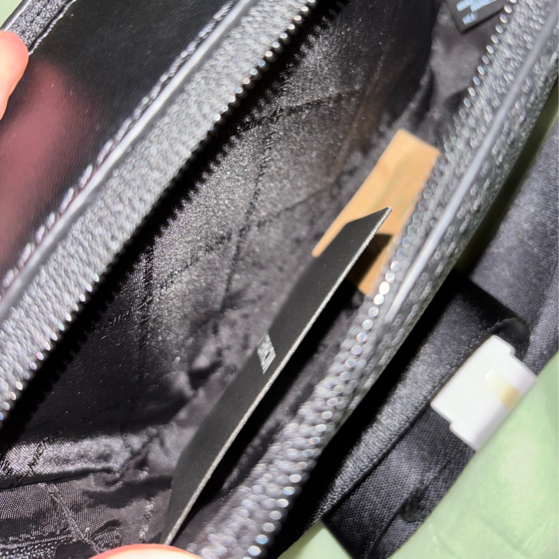 Michael Kors黑色相機包-3