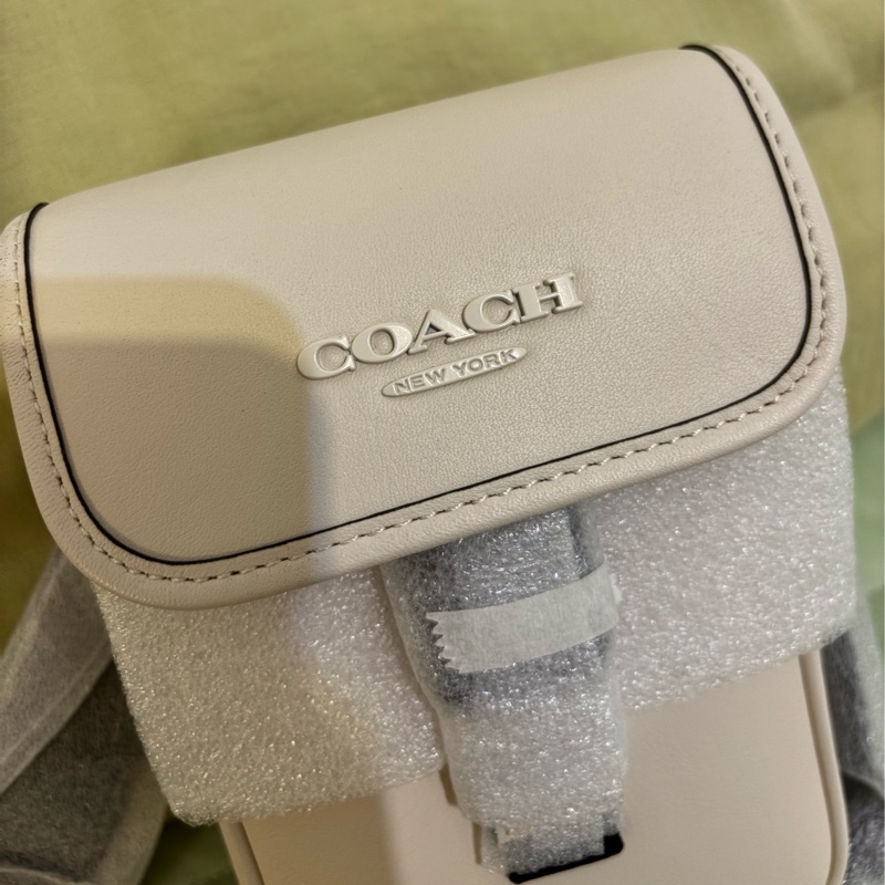 Coach真皮白手機包-1