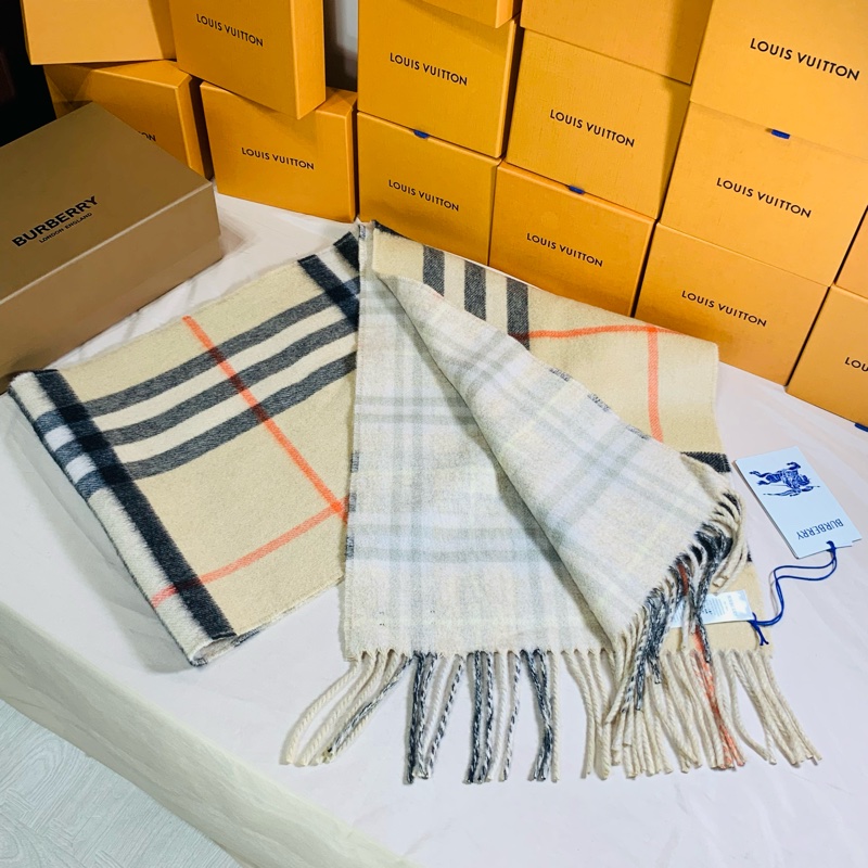‼️全台最甜 全新盒裝2024 新款Burberry 巴寶莉雙面色經典格紋圍巾-5