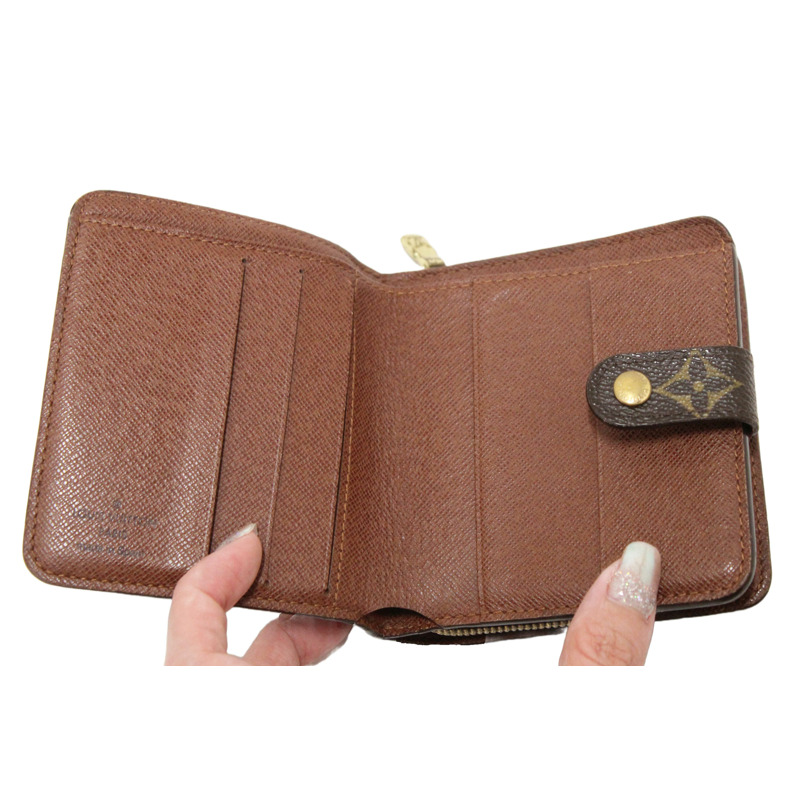 Louis Vuitton Classic Monogram Canvas Medium Compact Wallet-14