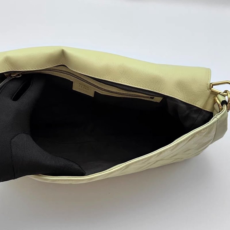 FENDI 米黃色金扣雙F大號肩背斜背法棍包 31*15*5 98新配件塵袋-1