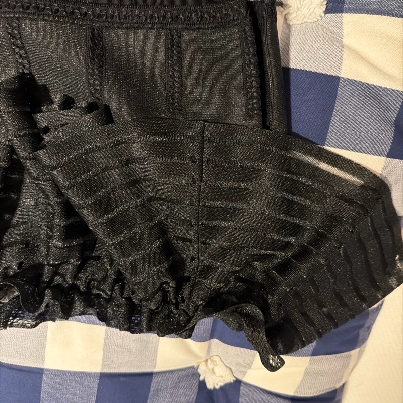 Alexander mqueen 平口露肚子上衣-3