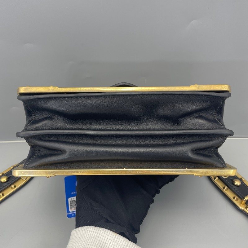 PRADA 黑色宮廷系款肩背包 斜背包-3