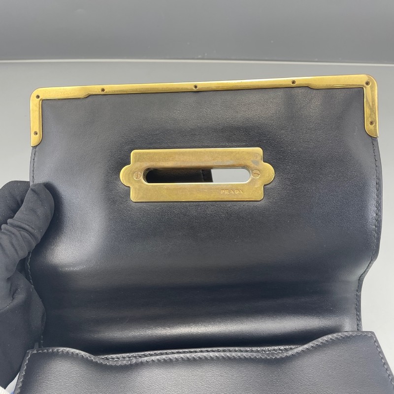 PRADA 黑色宮廷系款肩背包 斜背包-17