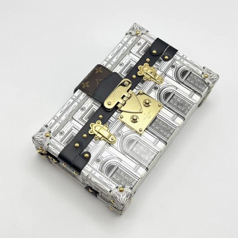 LV 盧浮宮聯名 Trunk Clutch硬盒子肩背斜背包芯片款20*12*5 98新配件盒子塵袋購證-4