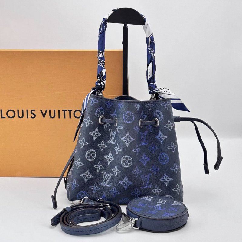 LV 漸變藍Bella月光女神鏤空水桶包22*19*14 99新配件盒子塵袋後配絲巾-0