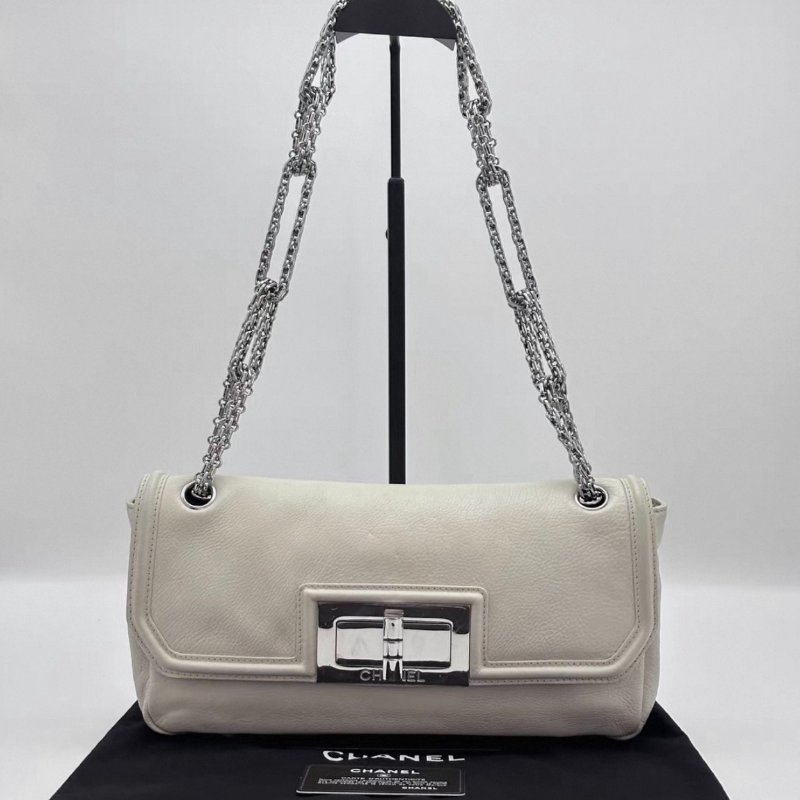 CHANEL 2.55奶油白銀大方扣肩背斜背包18*13*6 98新配件塵袋保卡-0
