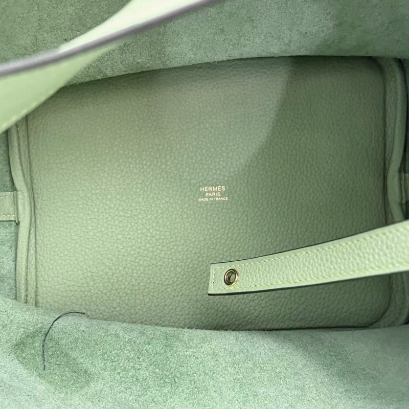 HERMES 酪梨綠菜籃子22手提袋22*22*18 99新配件塵袋鎖鑰匙-1