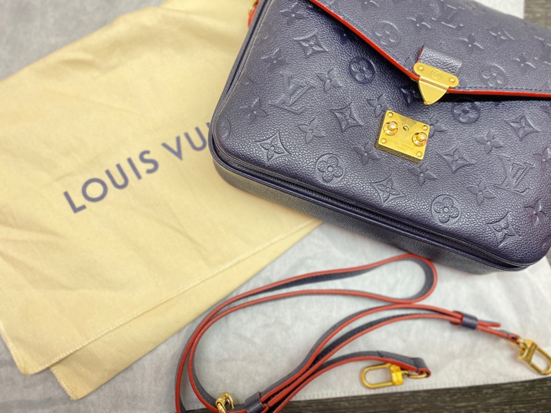 經典郵差包,近全新。無瑕疵-5