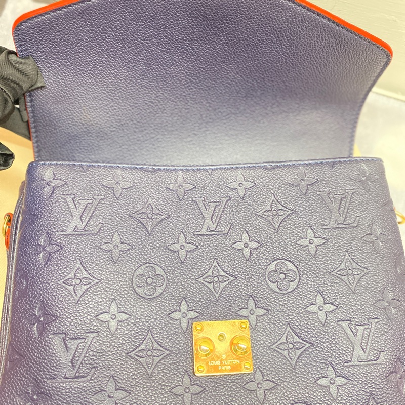 經典郵差包,近全新。無瑕疵-7