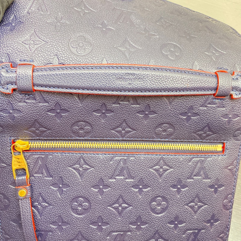 經典郵差包,近全新。無瑕疵-11