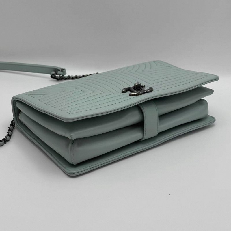 CHANEL 淡綠色銀扣迷宮幾何肩背斜背鏈條包25*16*3.5 98新配件塵袋-2