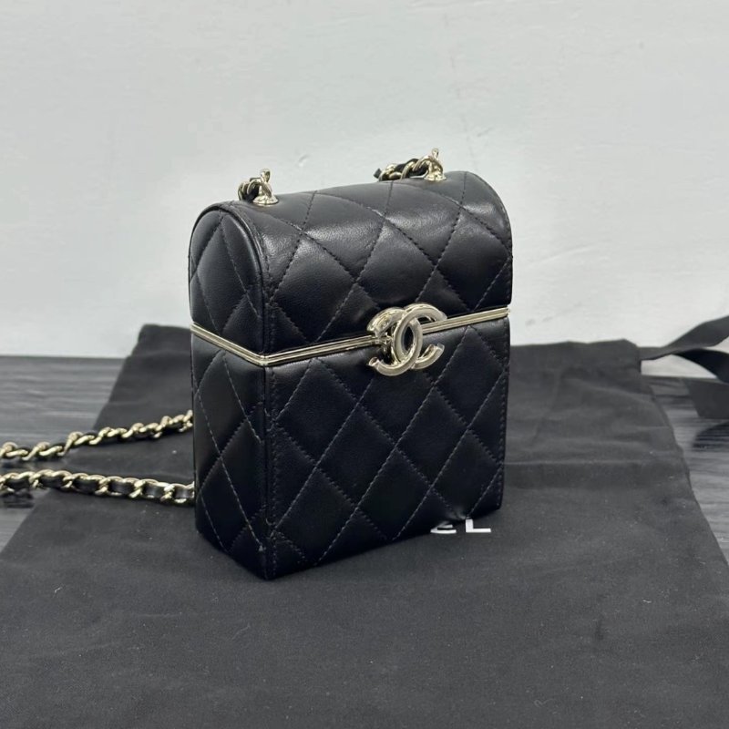 CHANEL 羊皮黑金翻蓋化妝包肩背斜背包 10*12*4 全新閒置配件:盒子塵袋卡册保卡-1