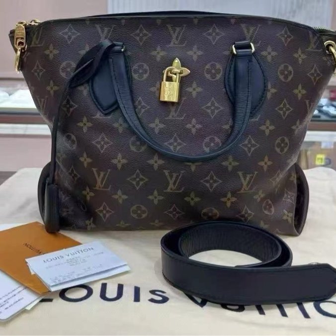 LV 經典老花金扣手提餃子包30*22*11 98新配件鑰匙鎖 塵袋-0