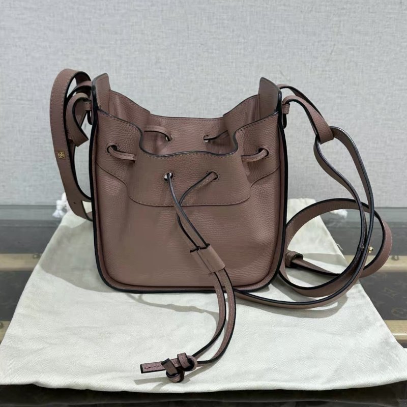 LOEWE 金扣mini抽繩吊床肩背斜背包17*19*11 98新配件塵袋-5