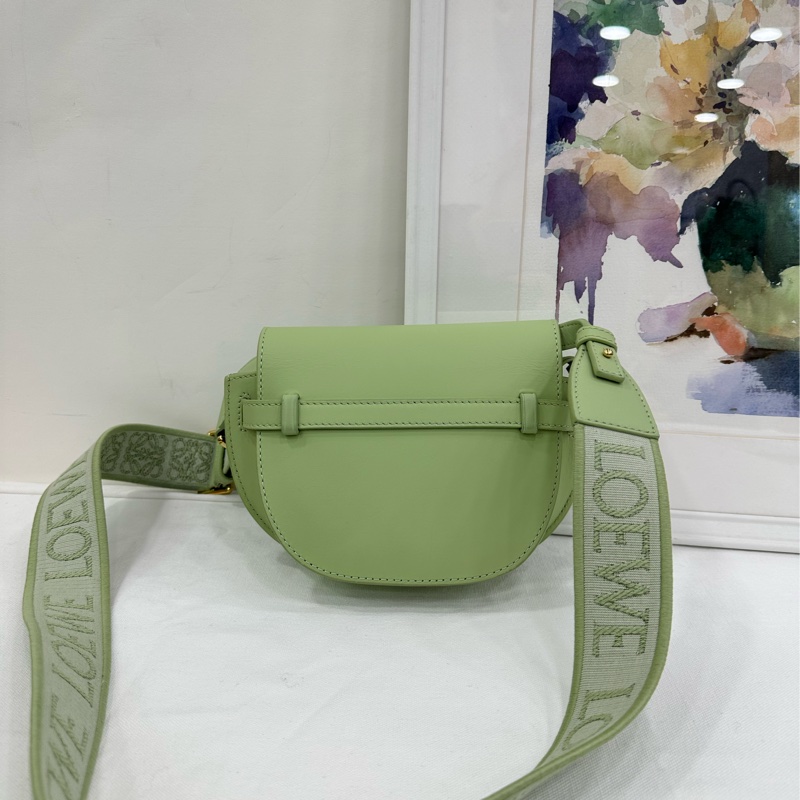 LOEWE 羅意威 gate mini 酪梨綠字母寬肩帶24年編碼-2