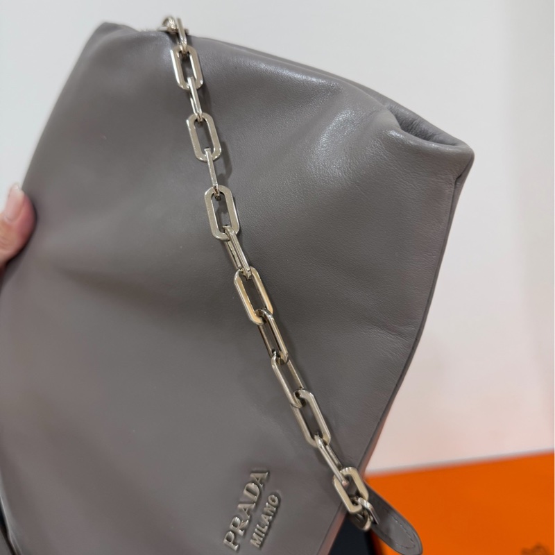 PRADA 灰色 全皮 斜背包 肩背包 側背包 鏈條包-5