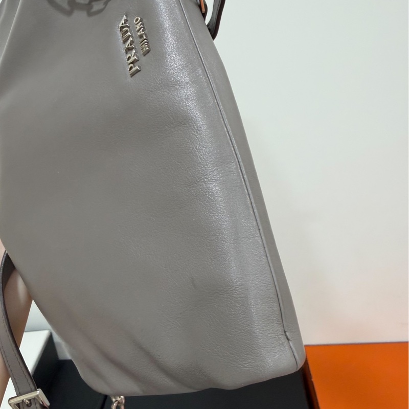 PRADA 灰色 全皮 斜背包 肩背包 側背包 鏈條包-6
