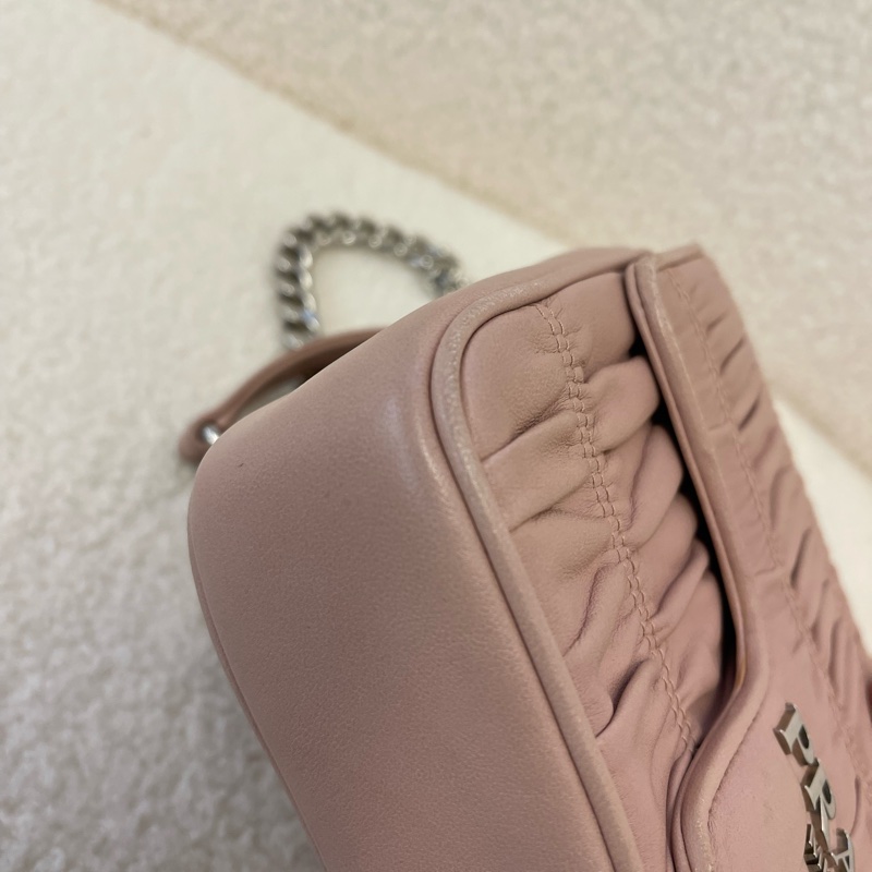 PRADA普拉達粉色銀扣皺褶小羊皮鏈條包-16