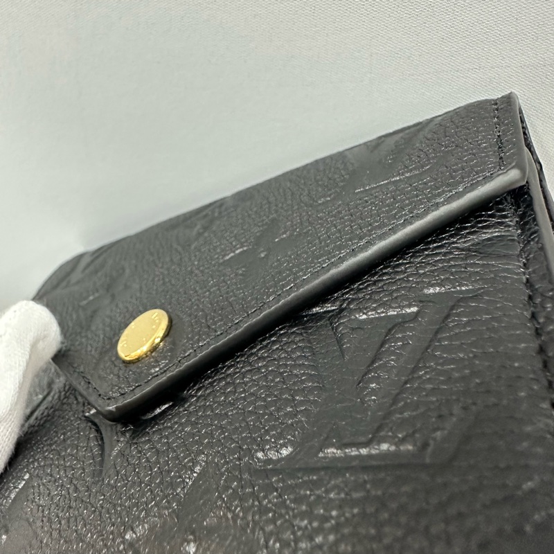 LV m64060 黑牛皮壓紋金釦三折短夾-13