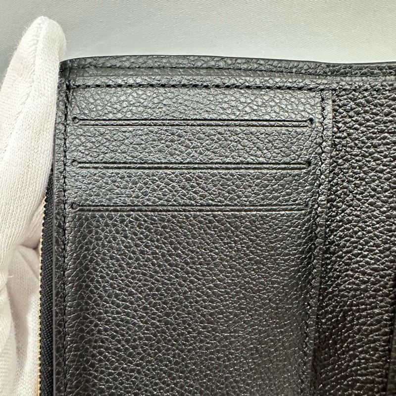 LV m64060 黑牛皮壓紋金釦三折短夾-24