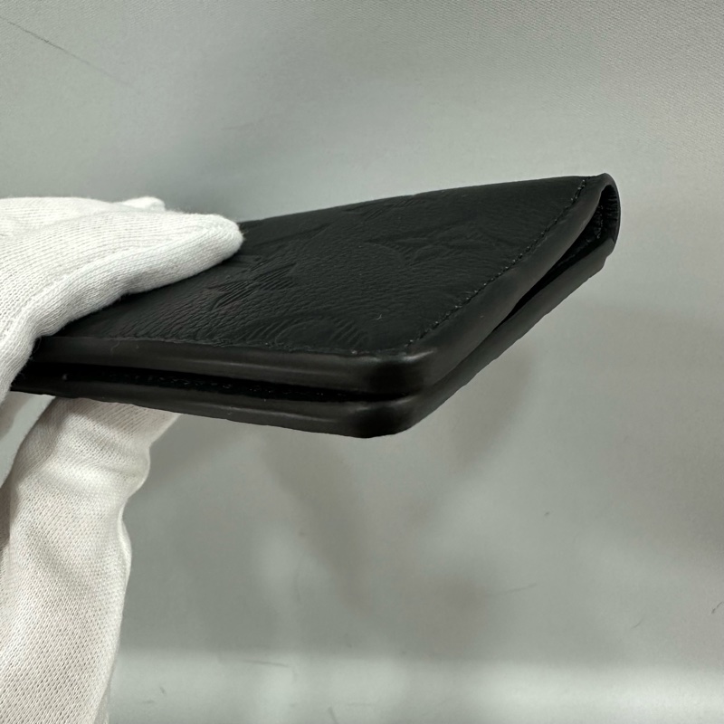 LV m62899 黑牛皮壓紋交叉萬用卡夾-5