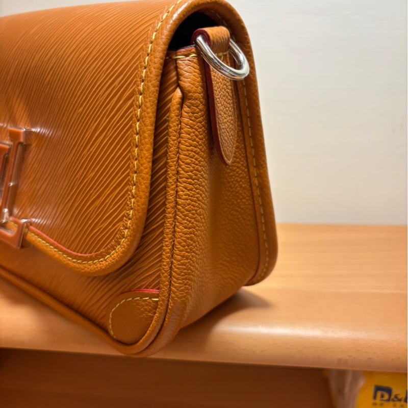 LV路易威登 /棕色水波紋包/肩背包/斜背包/99近全新美品-2