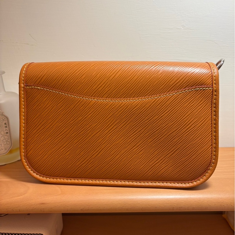 LV路易威登 /棕色水波紋包/肩背包/斜背包/99近全新美品-4