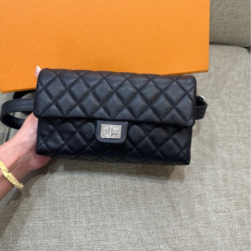 CHANEL 2.55 Matelassé 腰包皮帶手拿包（員工工作包） 非賣品-11