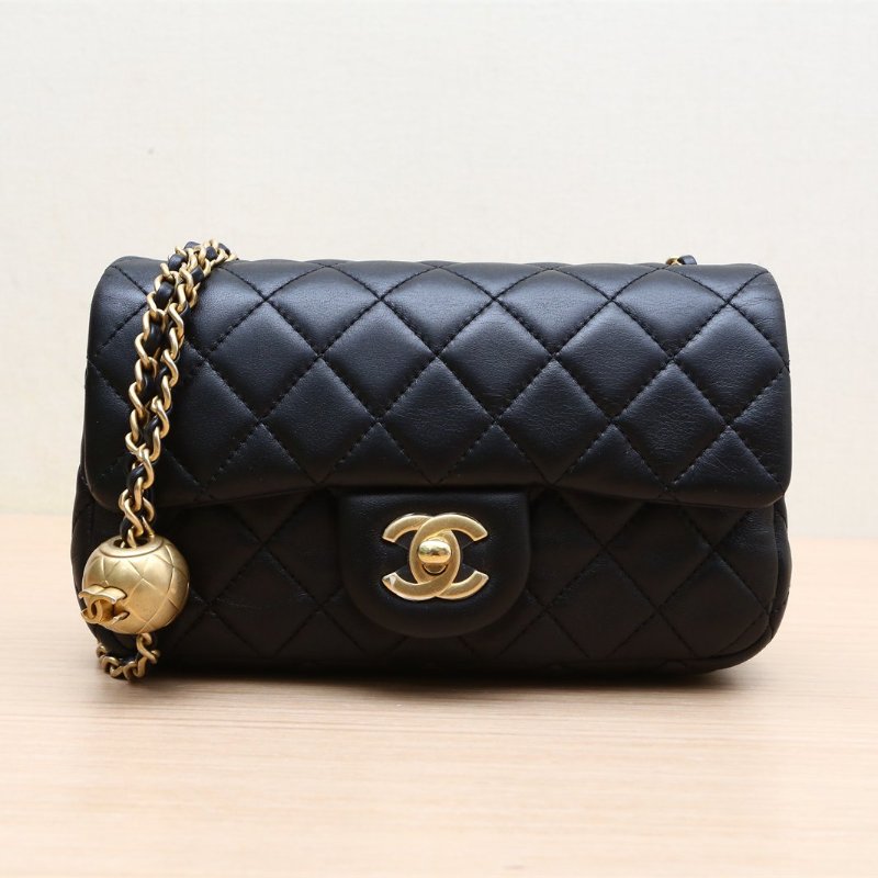 CHANEL CF口蓋包大Mini20黑色羊皮晶片開金扣金球調節扣肩帶肩背包-1