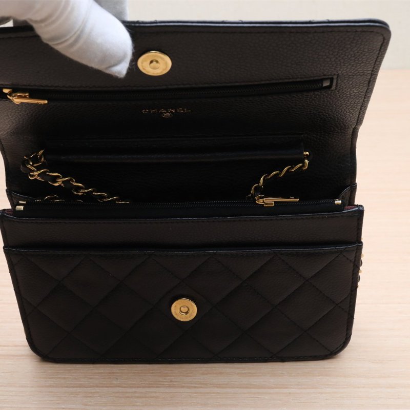 CHANEL CFWOC19黑色荔枝牛皮晶片開金扣肩背包-3